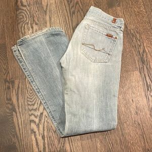 7 light wash jeans. Size 25